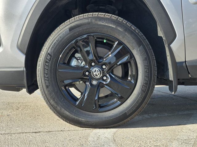 Used 2025 Silver Sky Metallic Toyota XLE image 11