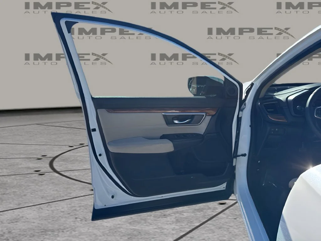 Used 2022 White Honda EX image 24