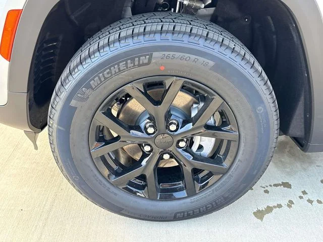 New 2025 Silver Jeep Altitude X image 3