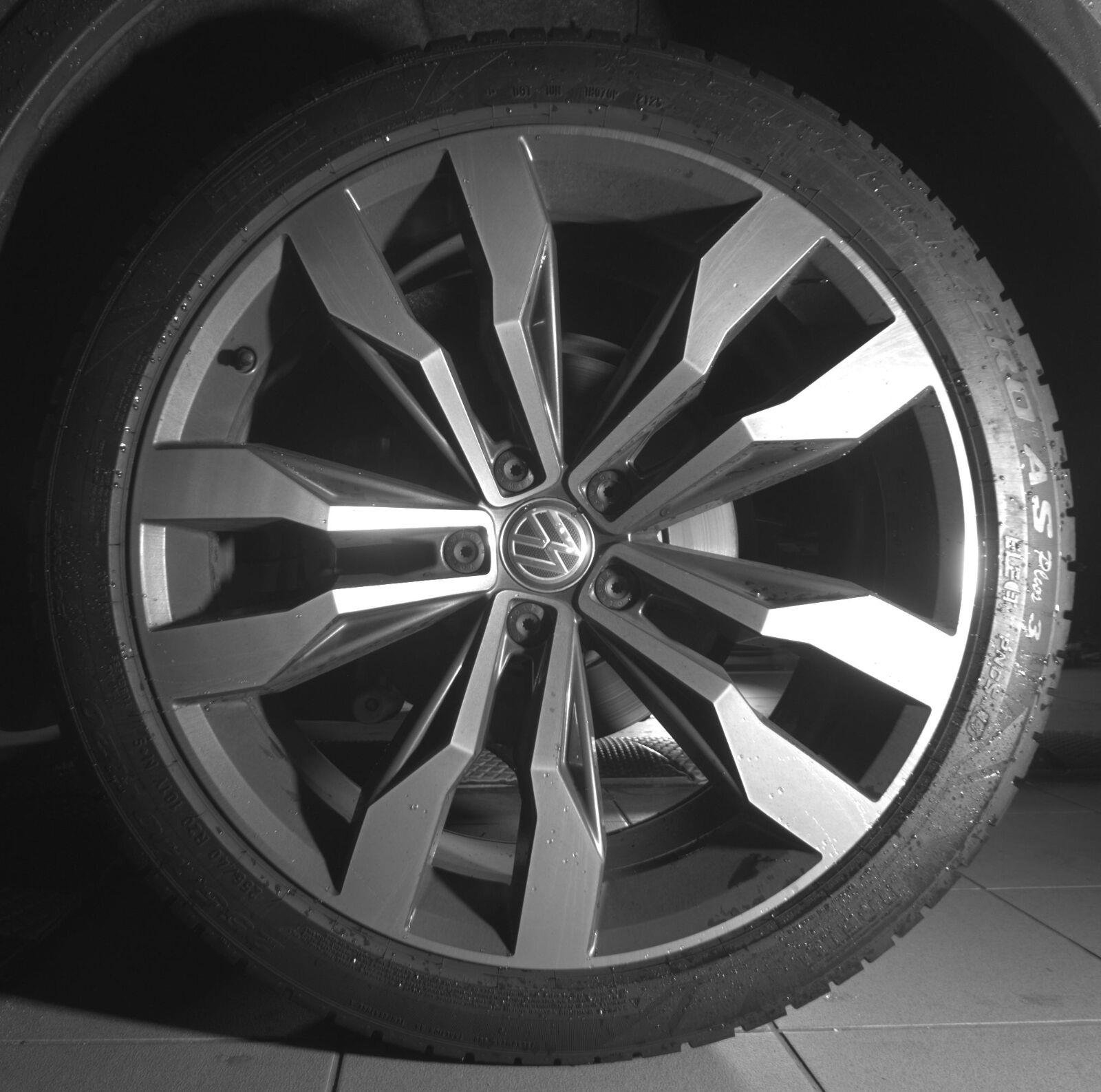Used 2019 Pyrite Silver Metallic Volkswagen SEL Premium image 13