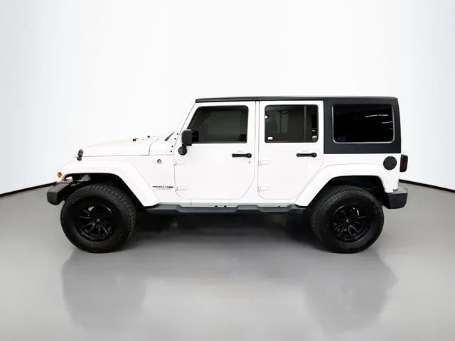 Used 2018 White Jeep Unlimited Sahara image 4
