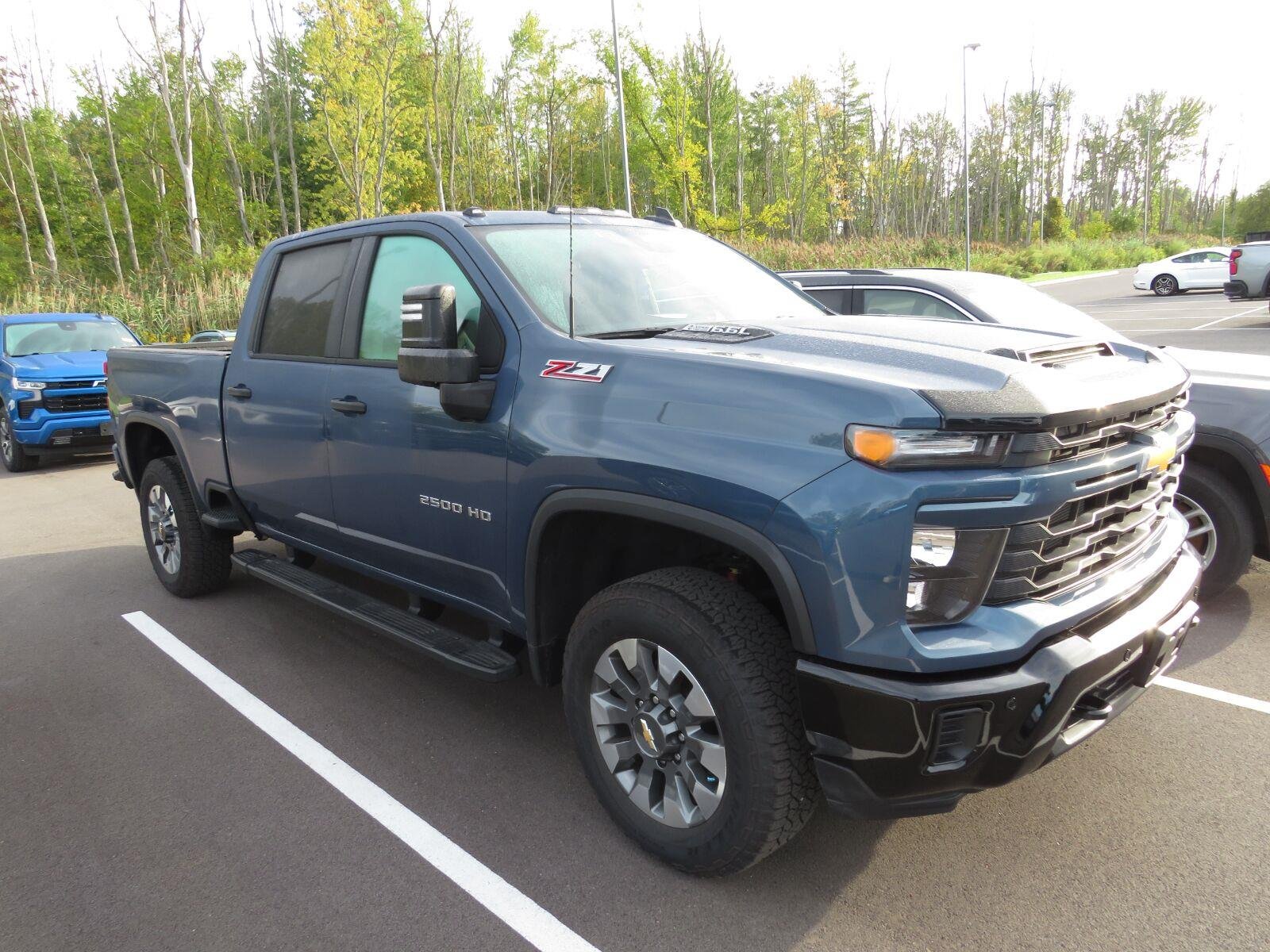 Used 2025 Lakeshore Blue Metallic Chevrolet Custom image 2