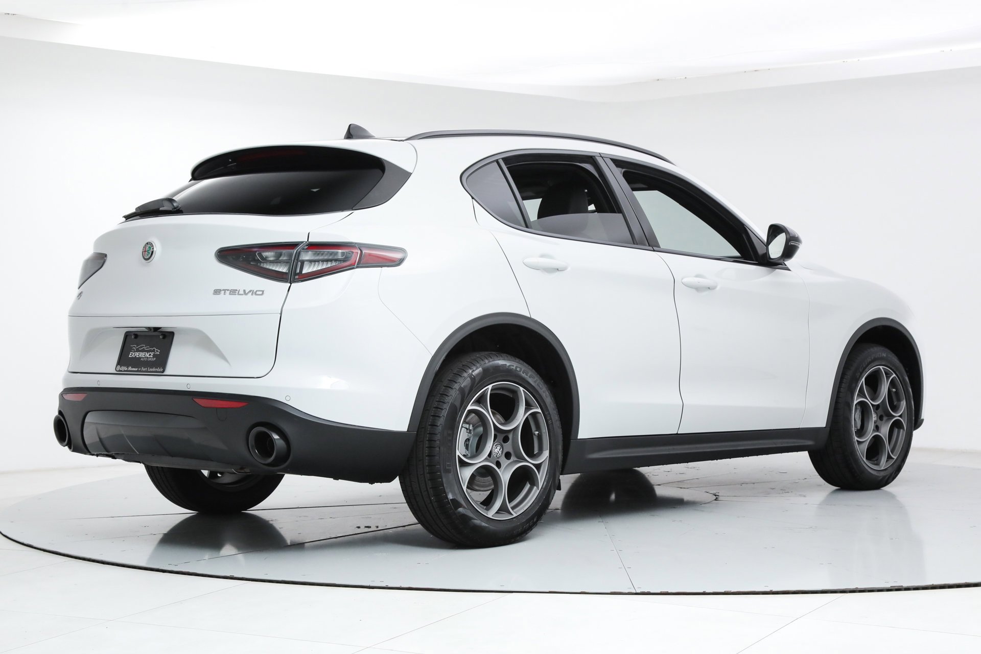 2025 Alfa Romeo Stelvio Base - Photo 5