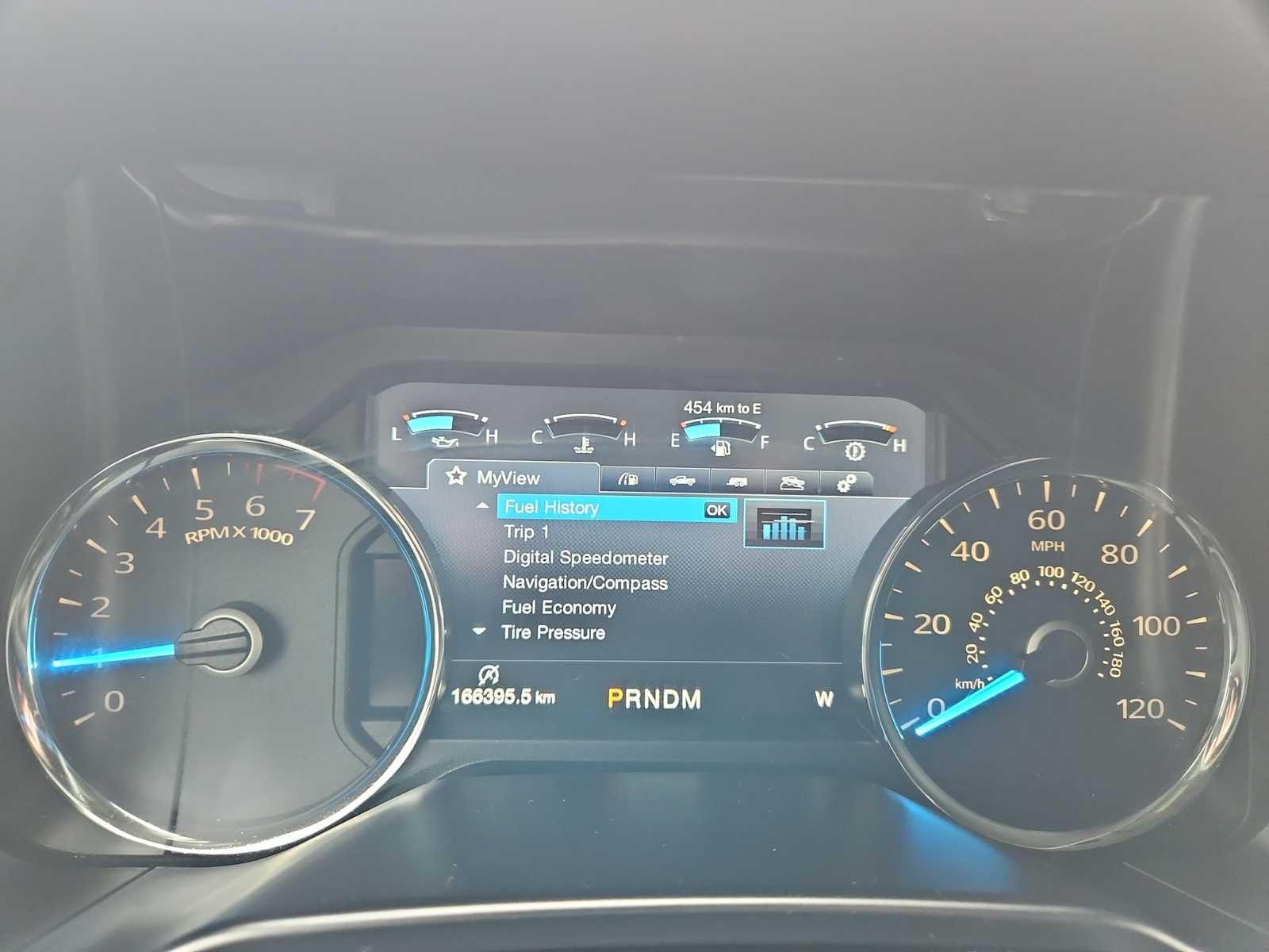 Used 2017 White Platinum Tri-Coat Metallic Ford Lariat image 24