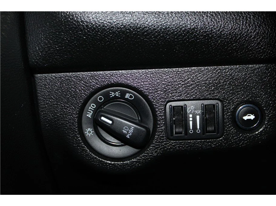 Used 2021 White Knuckle Clearcoat Dodge SXT image 24