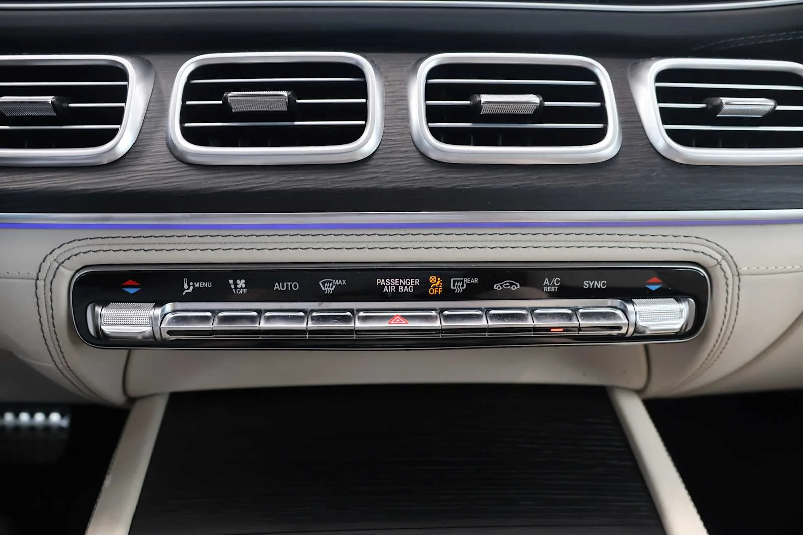 Used 2024 MANUFAKTUR Alpine Grey Mercedes-Benz AMG® GLS 63 image 20