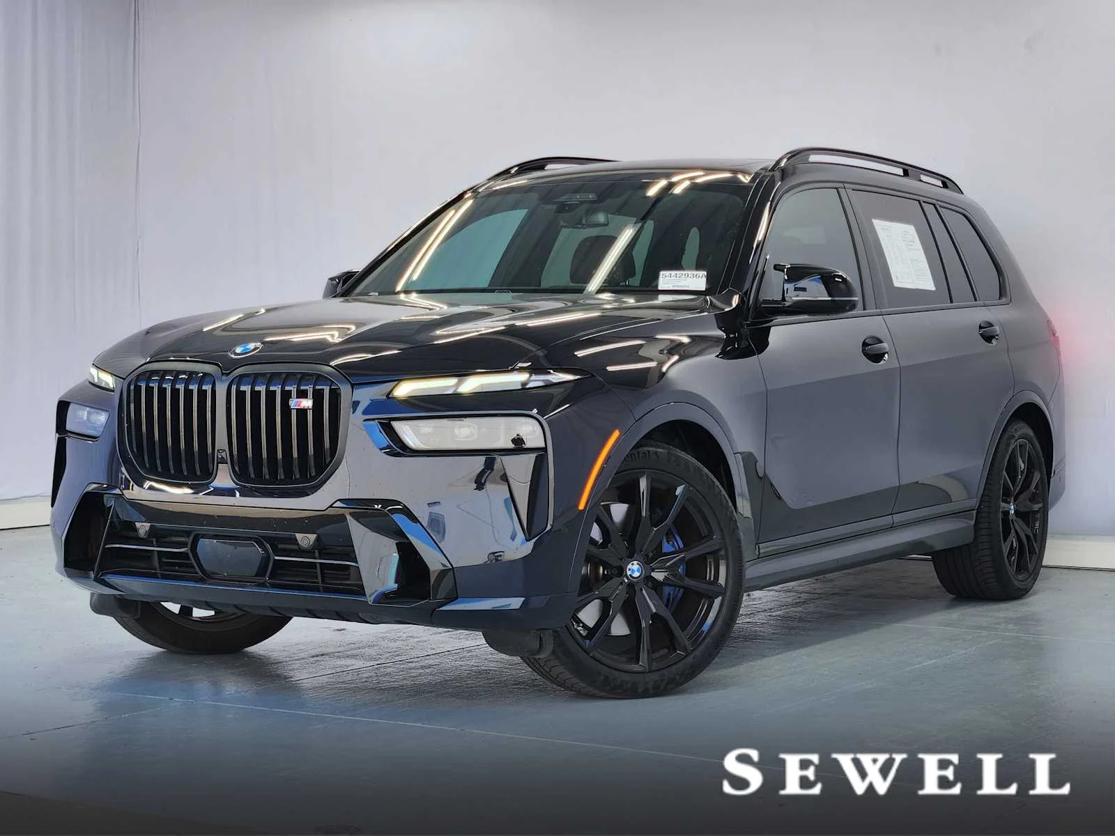 2024 BMW X7 M60i's photo