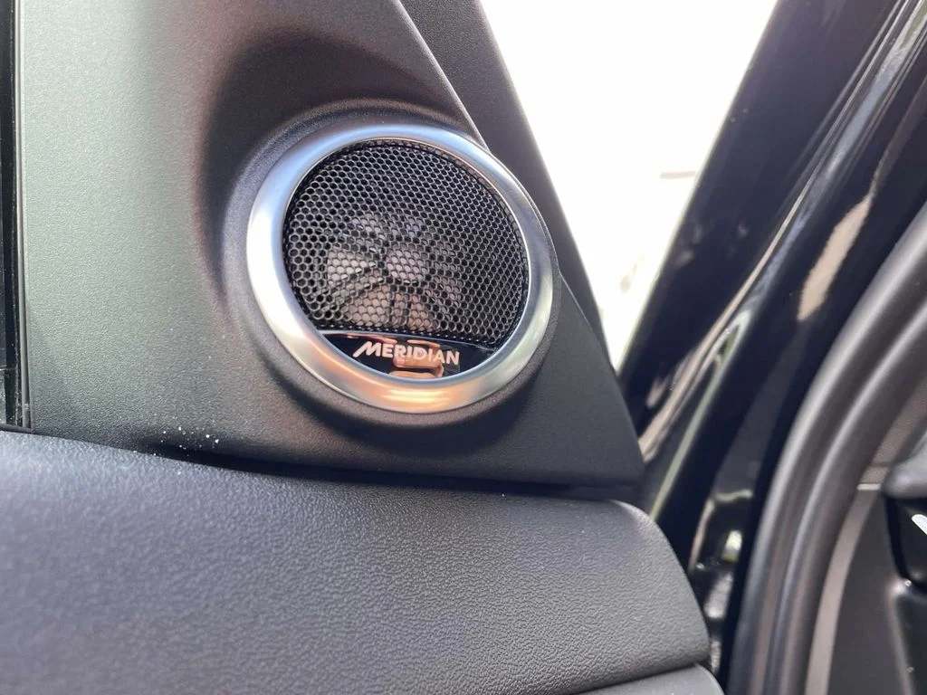 New 2026 Santorini Black Land Rover S image 37