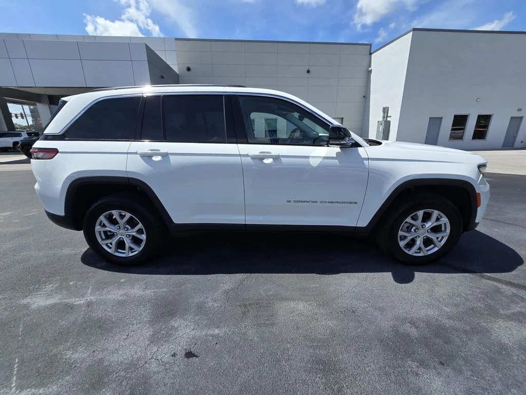 Used 2023 White Jeep Limited image 8