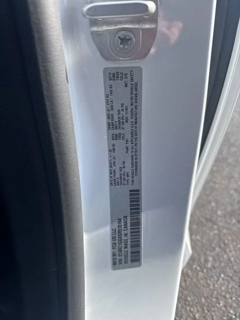 Used 2025 White Chrysler Limited image 33