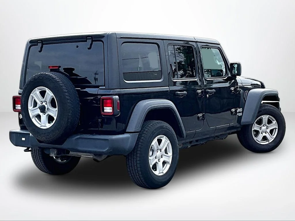Used 2018 Black Jeep Unlimited Sport S image 3