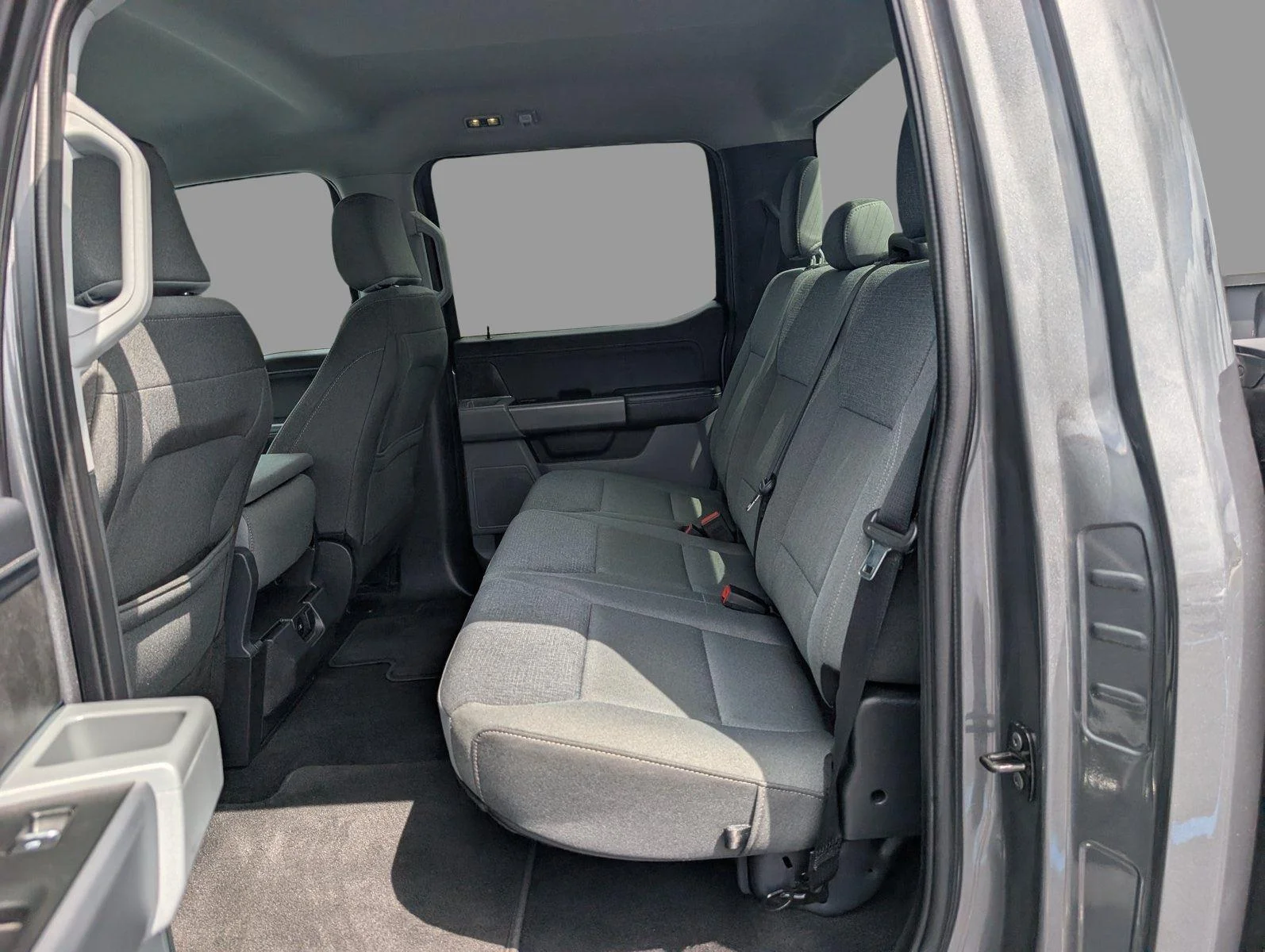 Used 2025 Carbonized Gray Ford XLT image 32