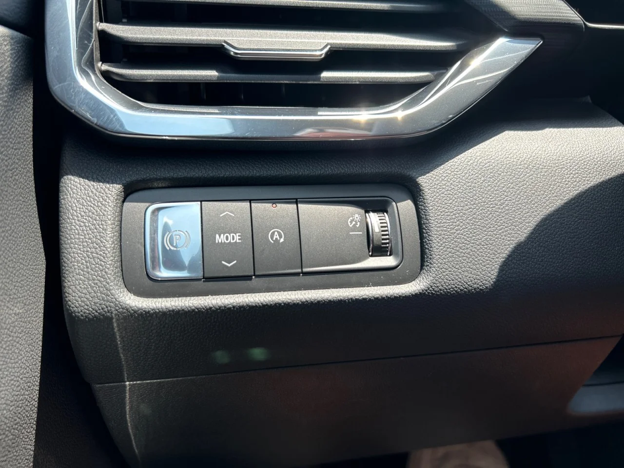 New 2026 Sterling Metallic GMC Elevation image 14