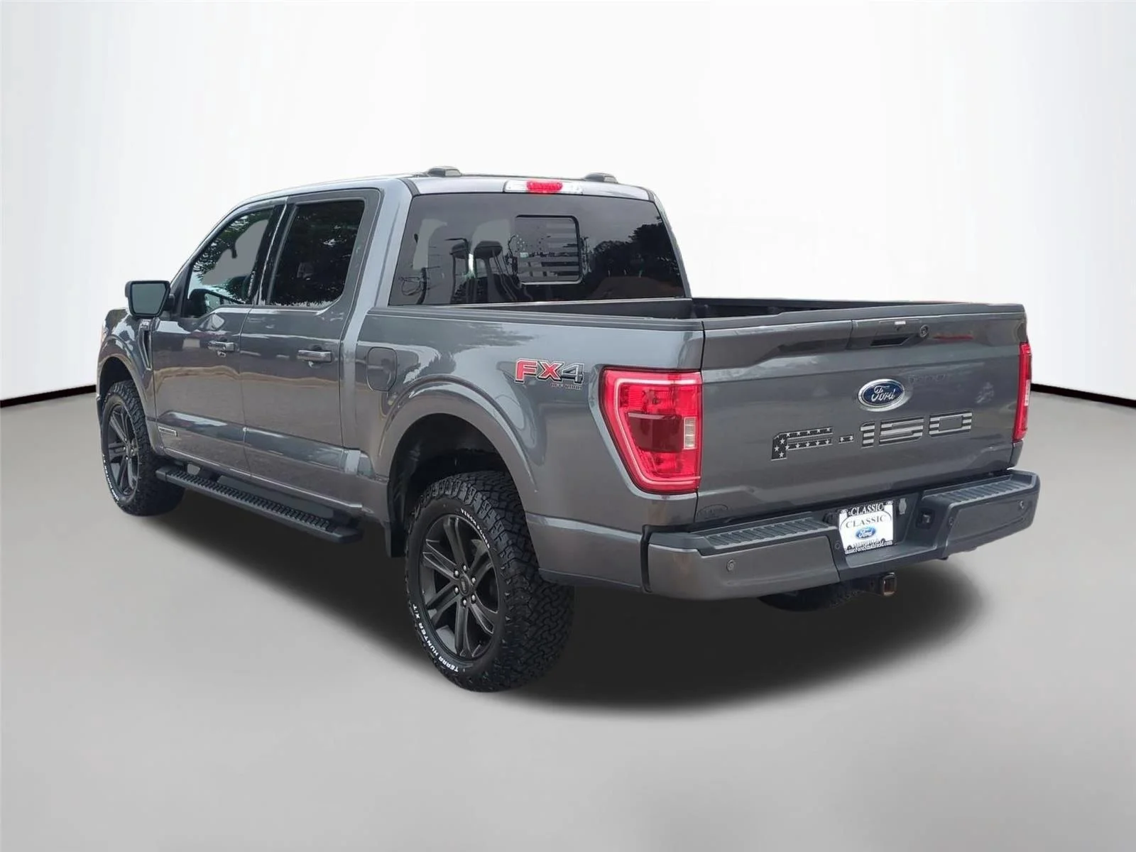 Used 2023 Carbonized Gray Ford XLT image 3