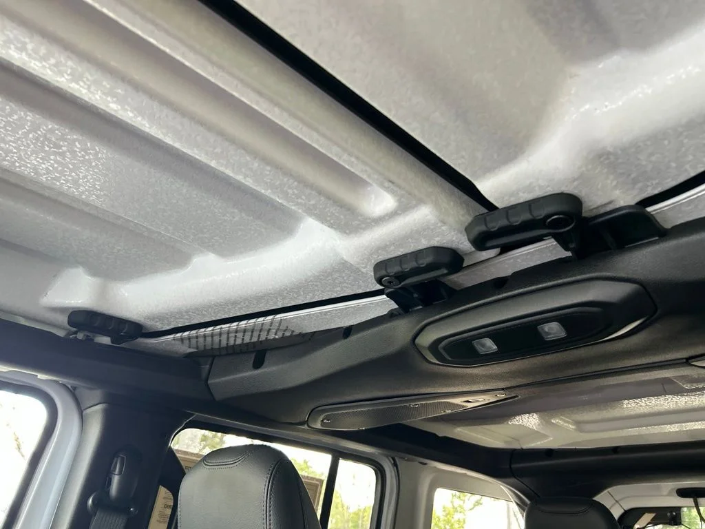 Used 2025 White Jeep Sahara image 58