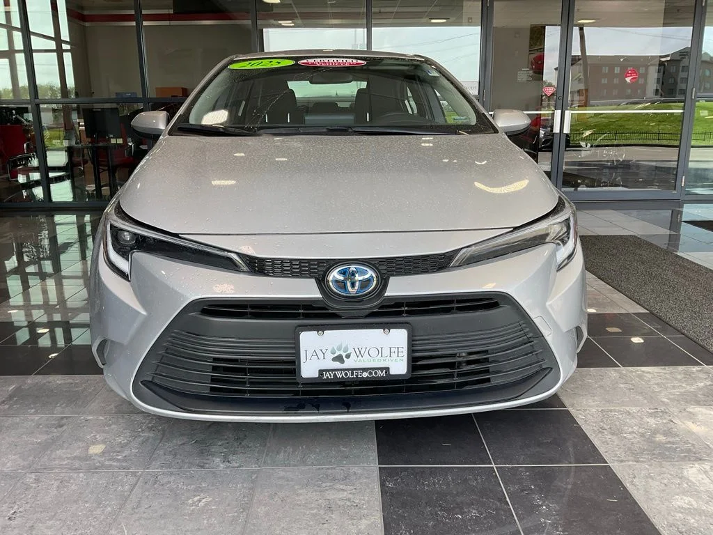 Certified 2025 Toyota Corolla LE with VIN JTDBCMFEXS3083397 for sale in Kansas City