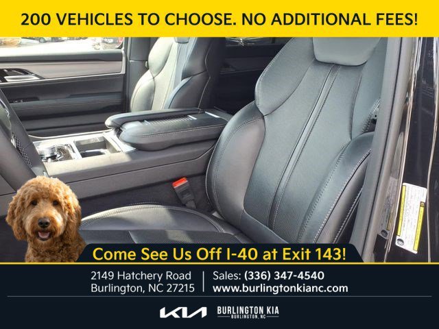 Used 2025 Diamond Black Crystal Pearlcoat Jeep Base image 14