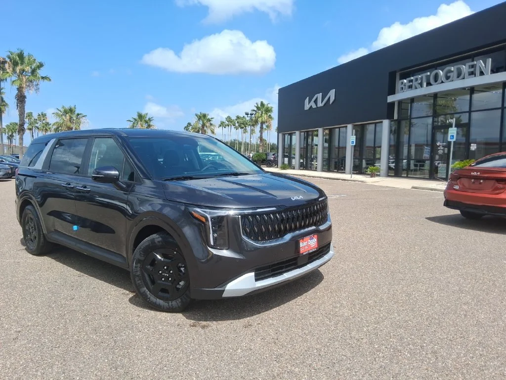 Used 2026  Kia LXS image 1