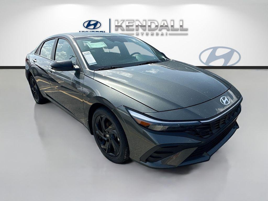 New 2026 Amazon Gray Hyundai SEL Sport image 1