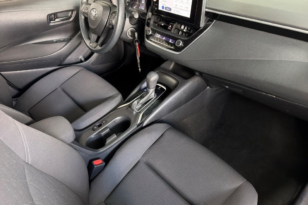 Used 2024  Toyota LE image 21