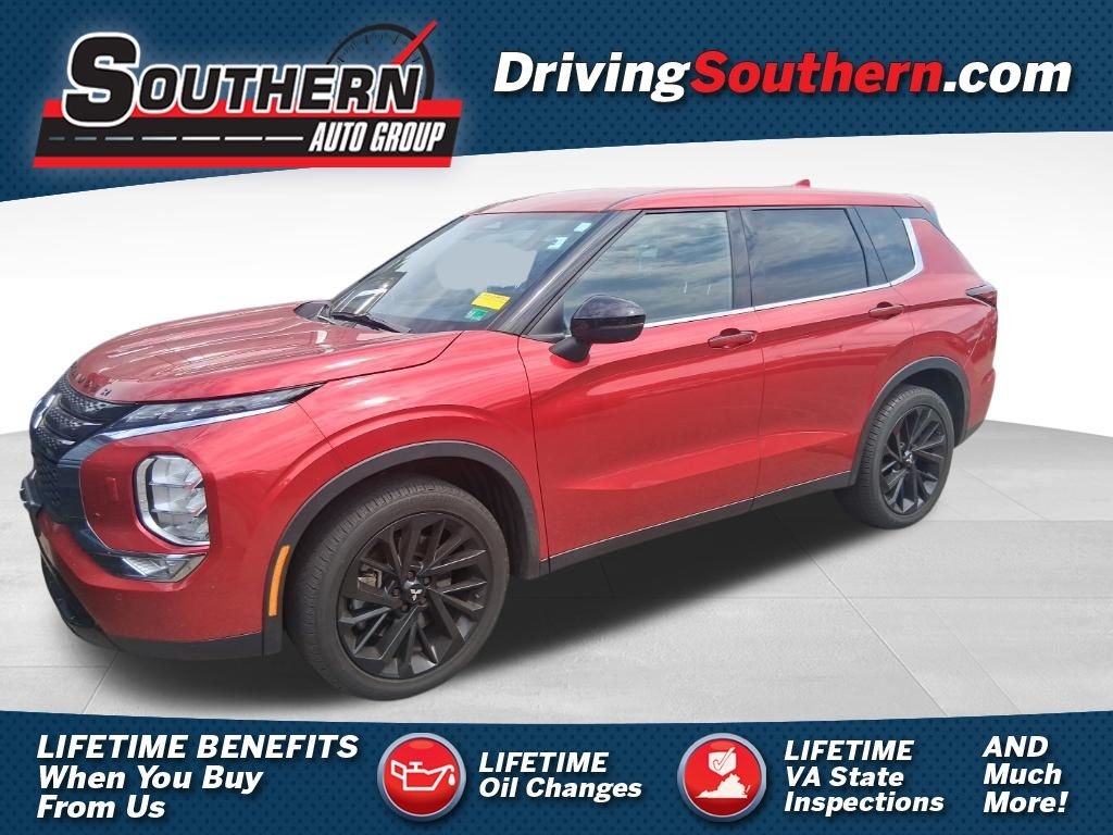 Used 2023  Mitsubishi  image 1