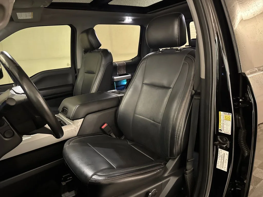 Used 2017  Ford Lariat image 21