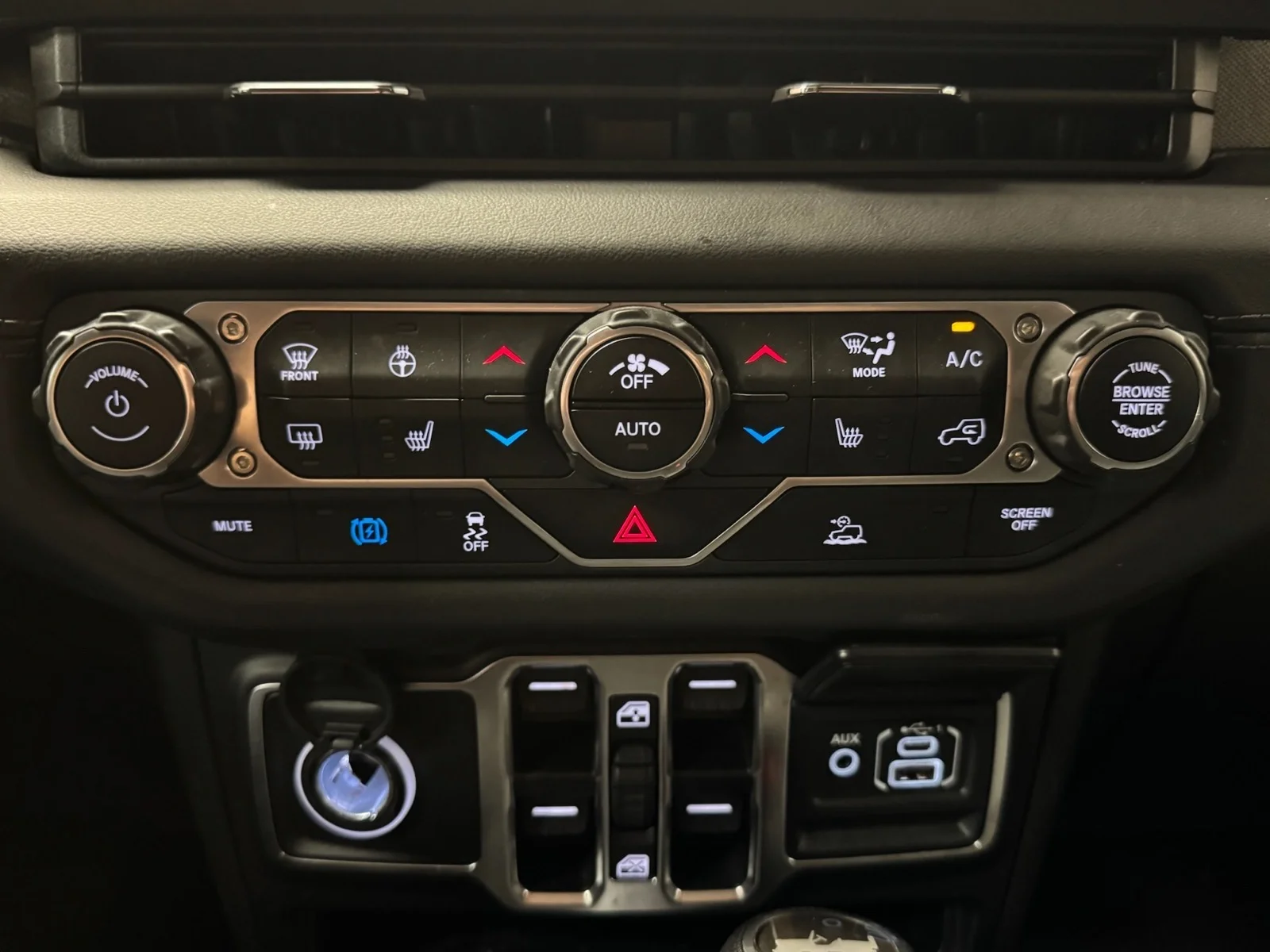 Used 2024 Black Clear Coat (px8) Jeep Sahara 4xe image 19