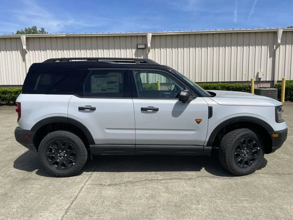 New 2026 Space White Metallic Ford Badlands image 2