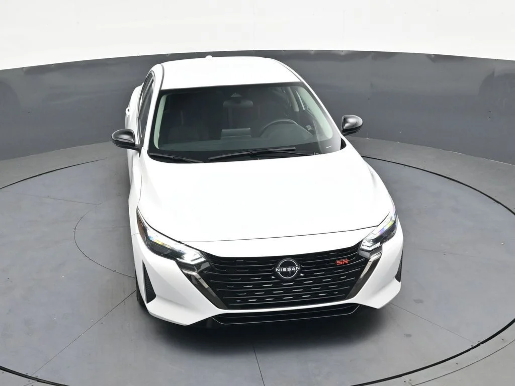 Used 2025 White Nissan SR image 40