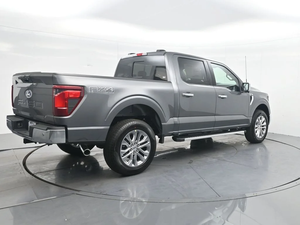 New 2026 Carbonized Gray Metallic Ford XLT image 7