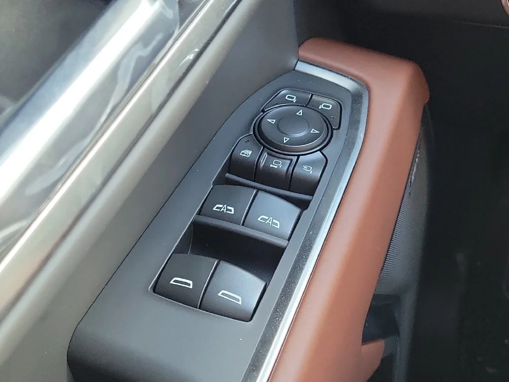 New 2026 Glacier White Tricoat GMC Denali Ultimate image 20