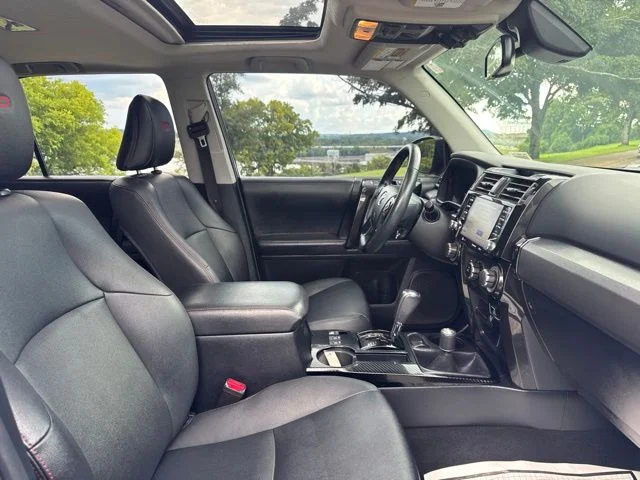 Used 2020 Gray Toyota Venture image 11