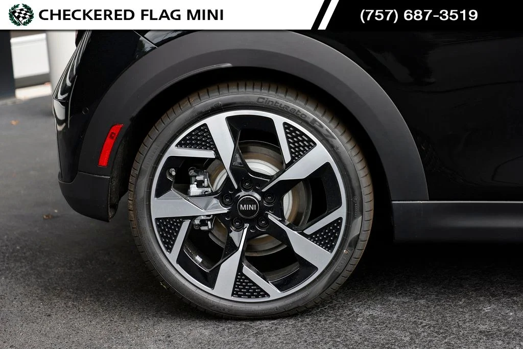 Used 2025 Midnight Black II MINI Signature image 7