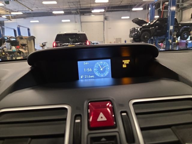Used 2018 Silver Subaru 2.5i image 29