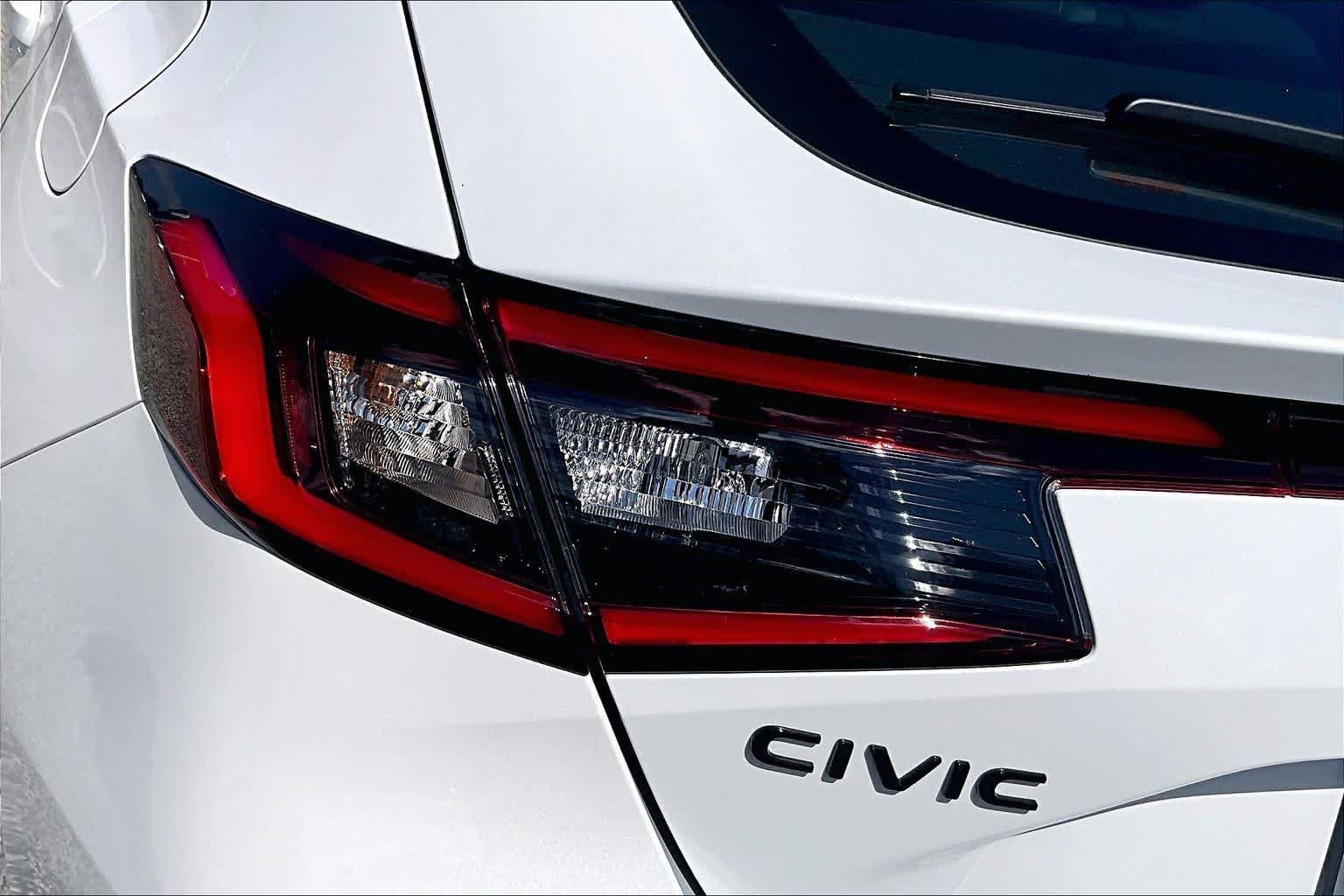 2026 Honda Civic Hatchback Sport - Photo 28