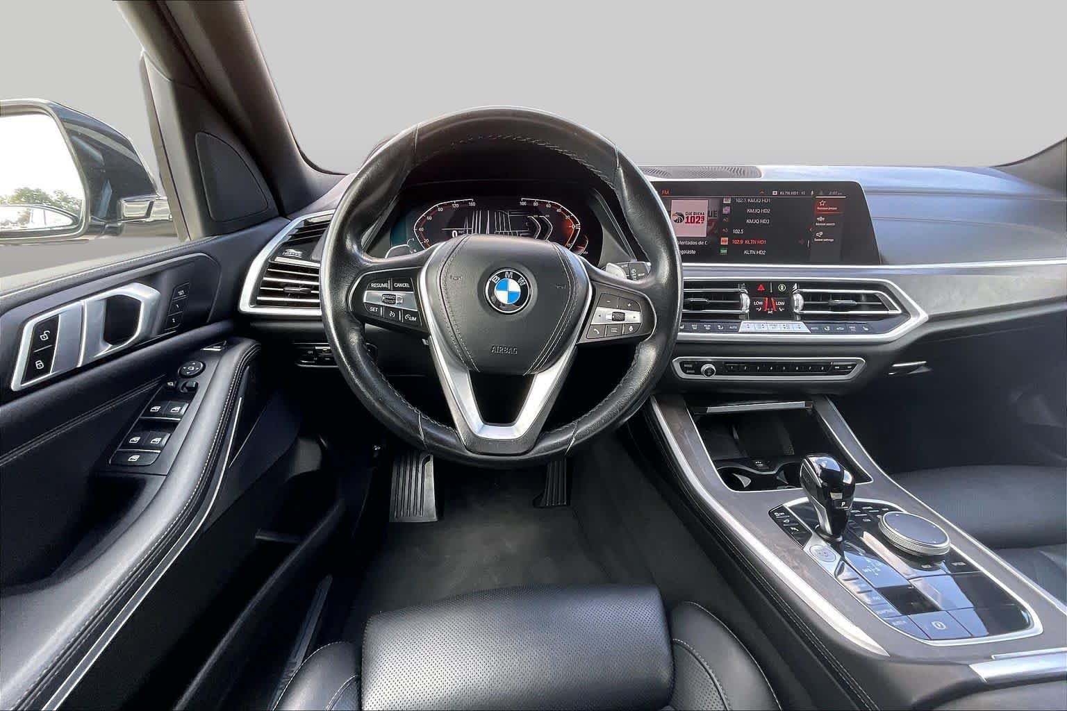 Used 2023 Alpine White BMW sDrive40i image 4