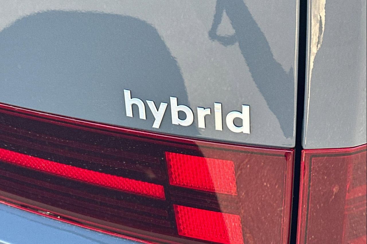 New 2026 Hampton Gray Hyundai SE image 27