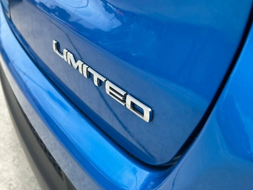 Used 2023 Blue Jeep Limited image 39