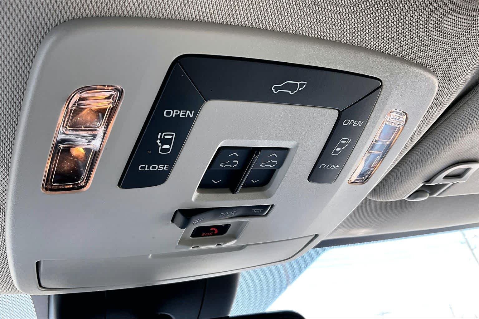 Used 2025 Wind Chill Pearl Toyota XLE image 33