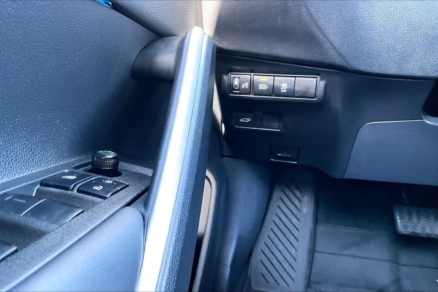 Used 2026 Jet Black Toyota XLE image 33