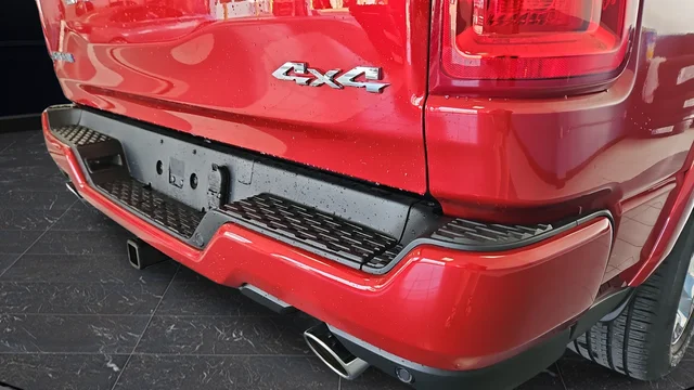 New 2026 Molten Red Pearl-Coat Exterior Paint RAM Big Horn/Lone Star image 41
