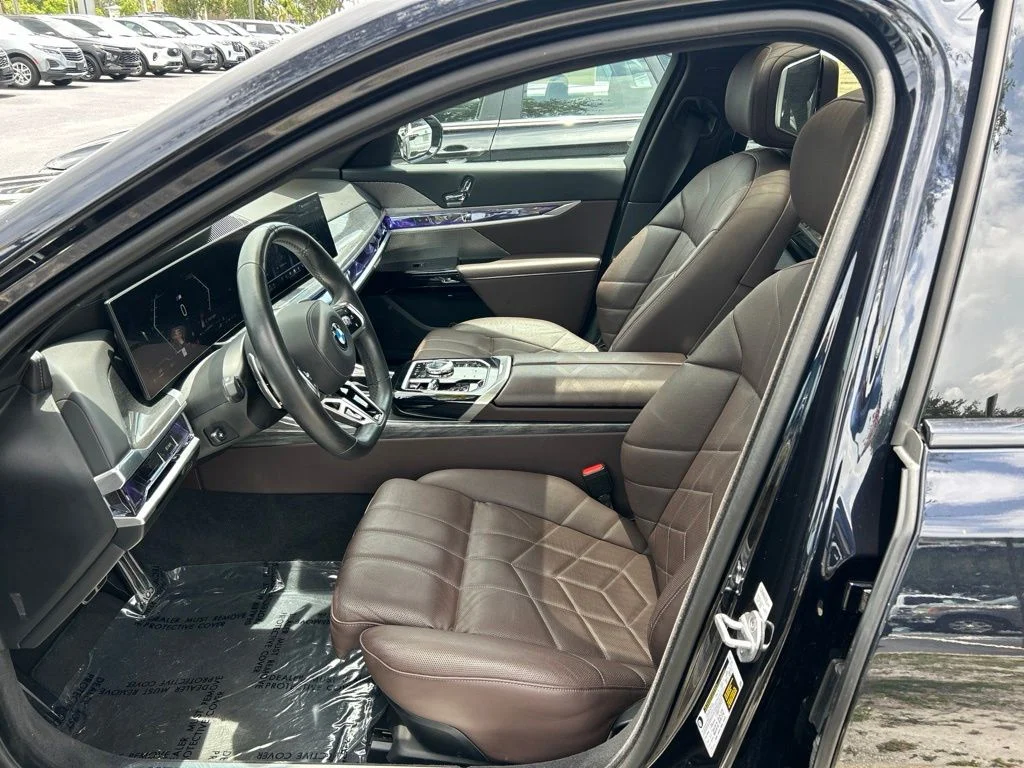 Used 2025 Carbon Black Metallic BMW 740i image 15