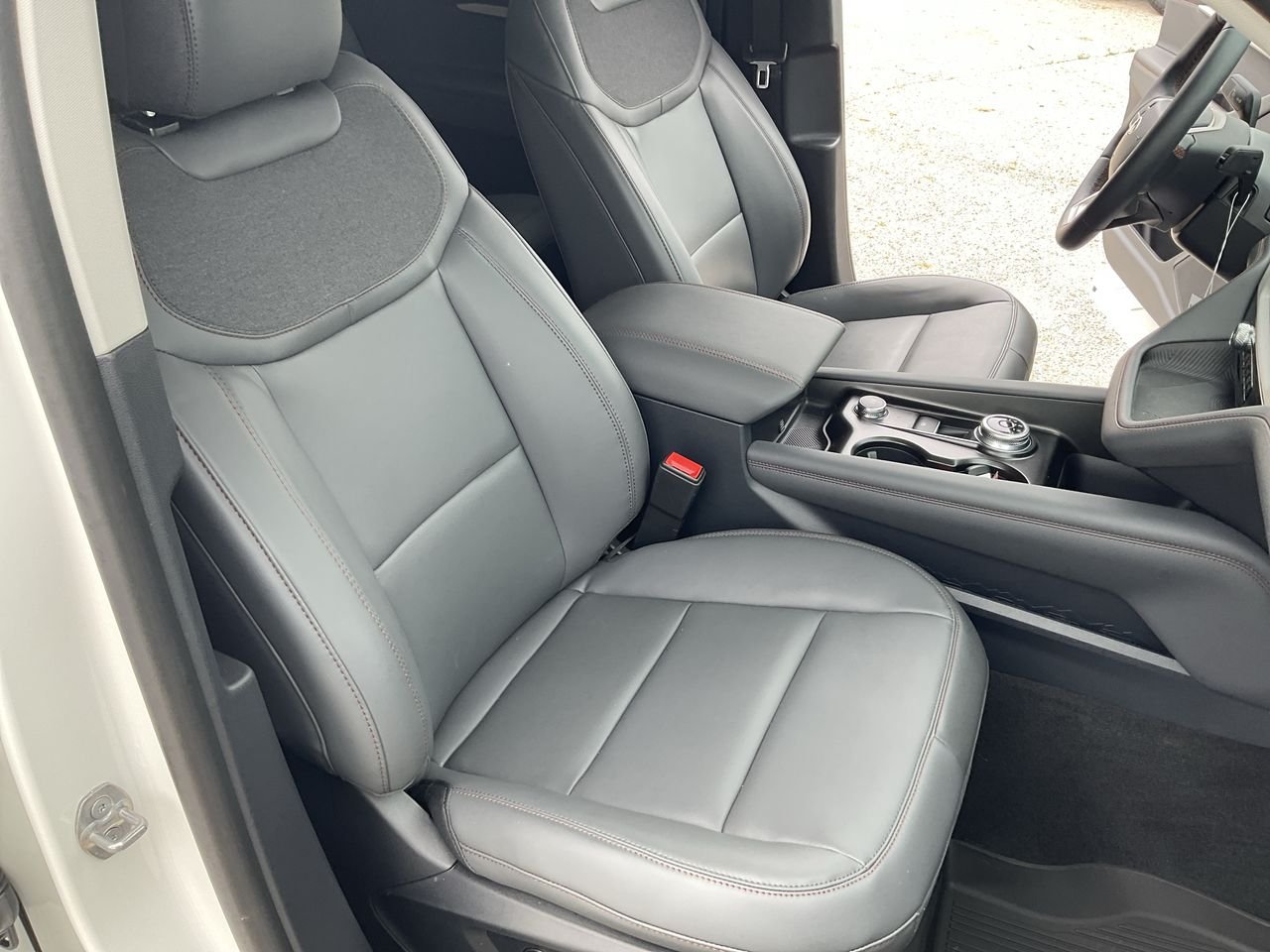 2026 Ford Explorer Active - Photo 25