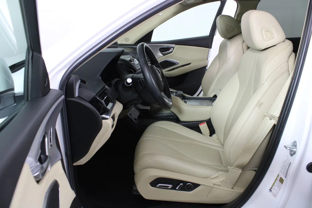 Used 2024 White Acura Base image 22