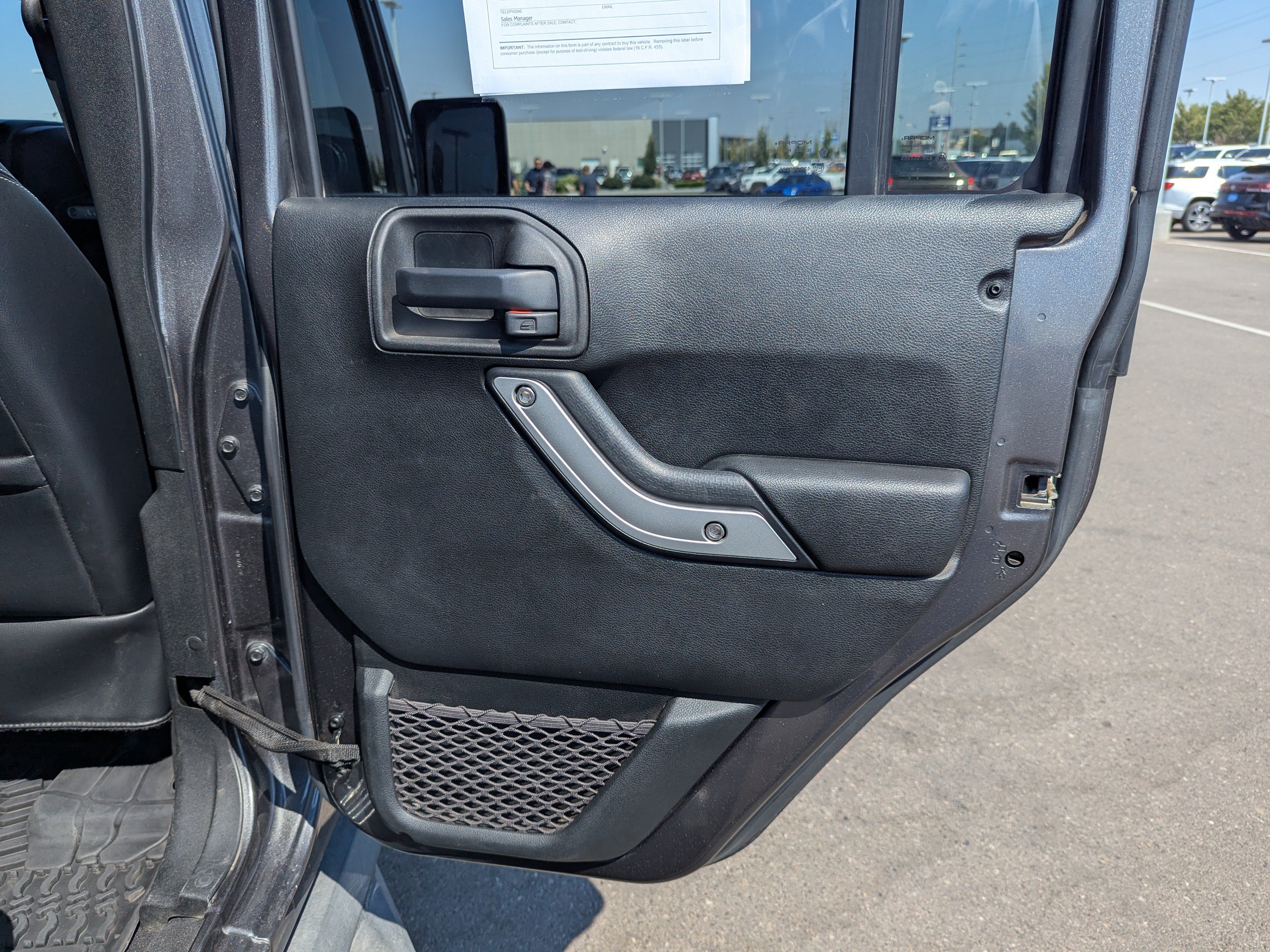 Used 2018  Jeep Rubicon image 29