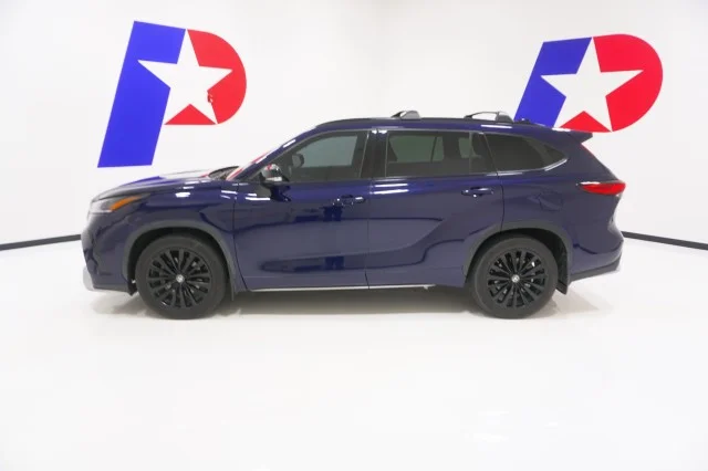 Used 2023  Toyota XSE image 11
