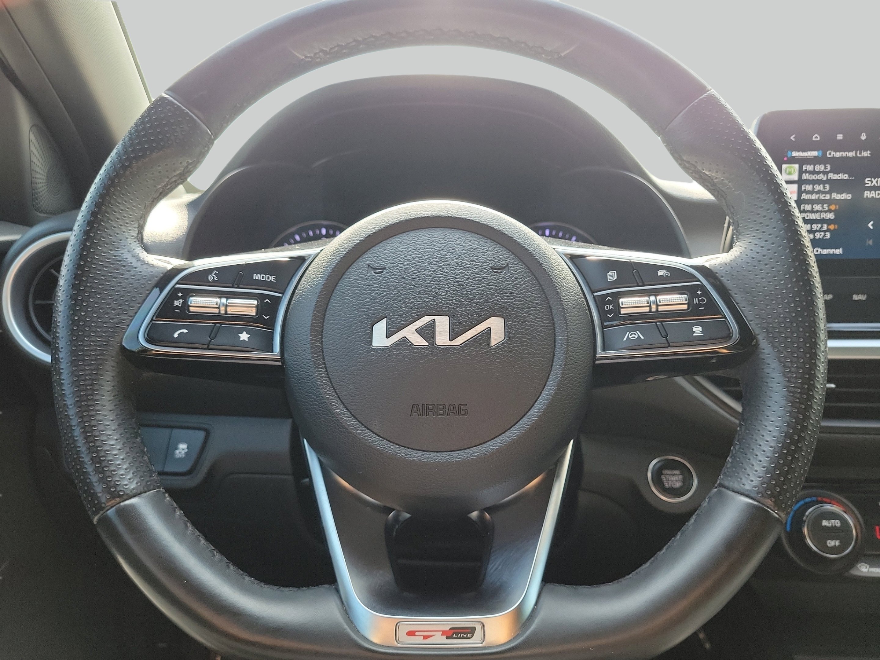 Used 2023 Snow White Pearl Kia GT-Line image 30