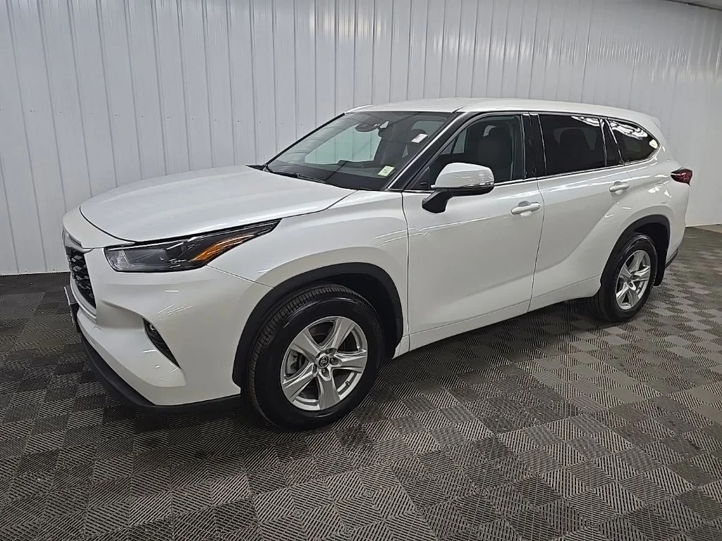 Used 2022 Beige Toyota LE image 6