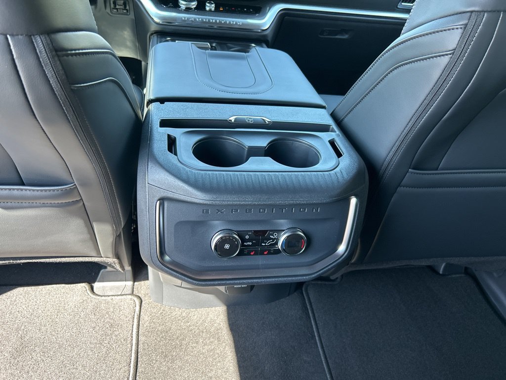 New 2026 Oxford White Ford Platinum image 38