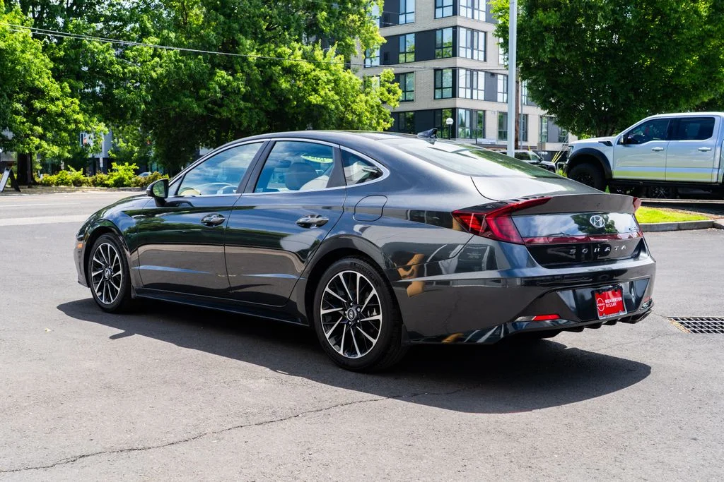 Used 2021 Gray Hyundai Limited image 4